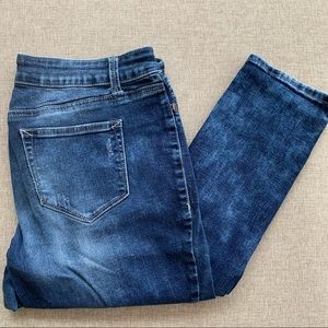 Faded Wash Maurices Skinny Jegging, slight distressing